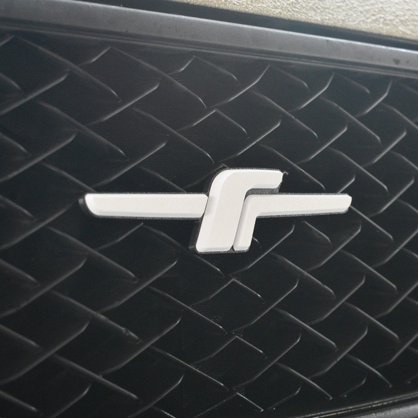 Subaru Forester 'F Badge' Front Grille JDM Style for Forester SF (1997-2002, 1st Gen)